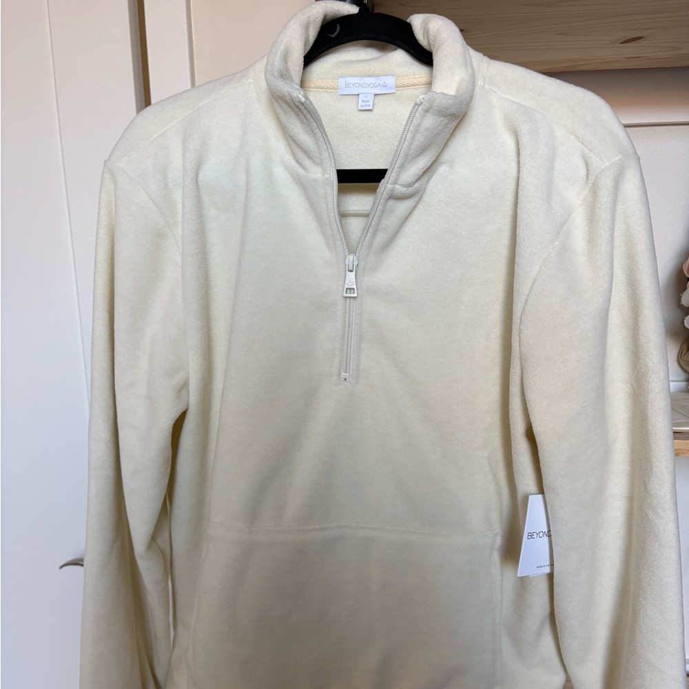 Beyond Yoga Cream Terrain Pullover NWT size small